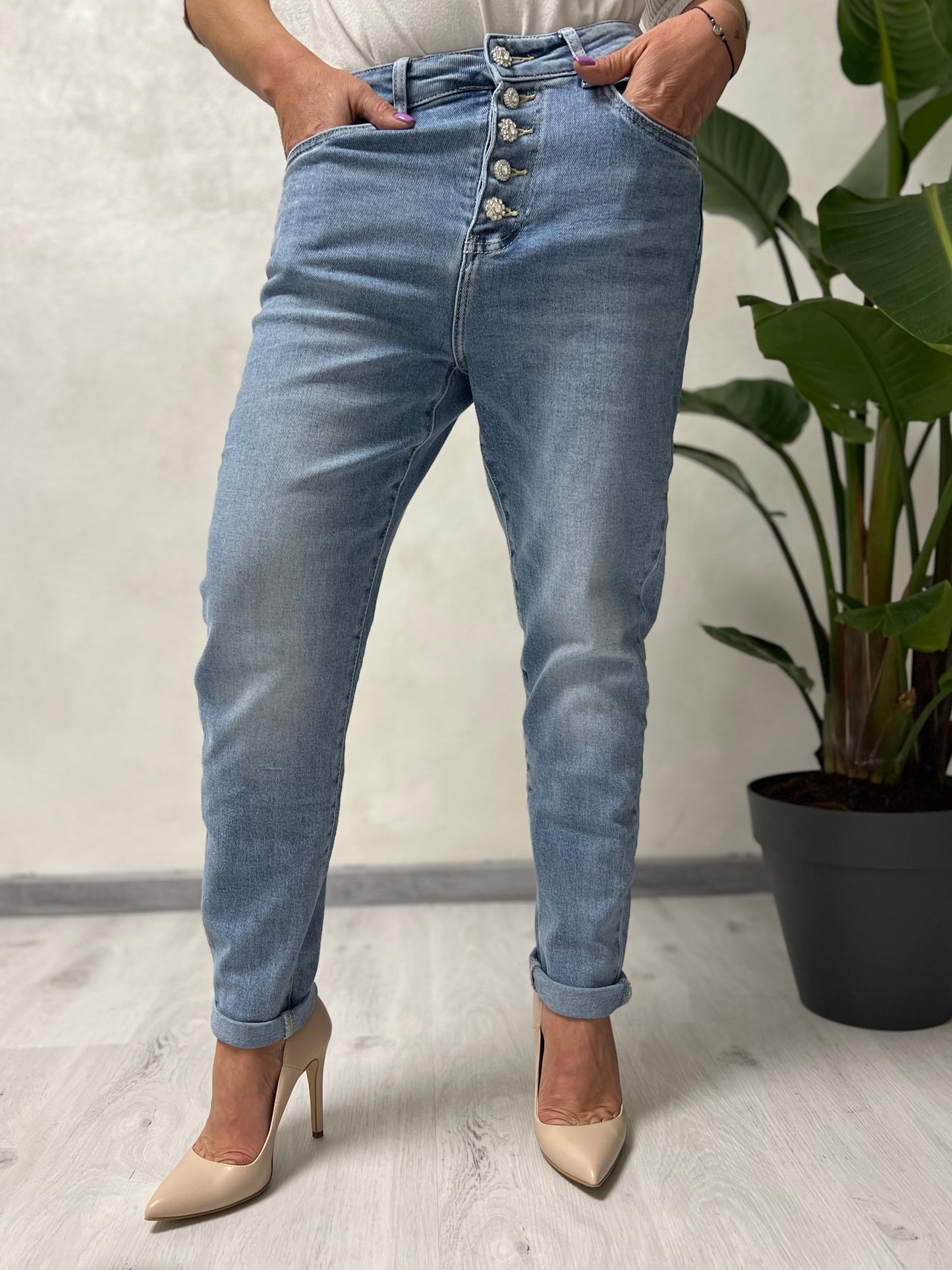 Jeans momfit bottoni gioiello M7361