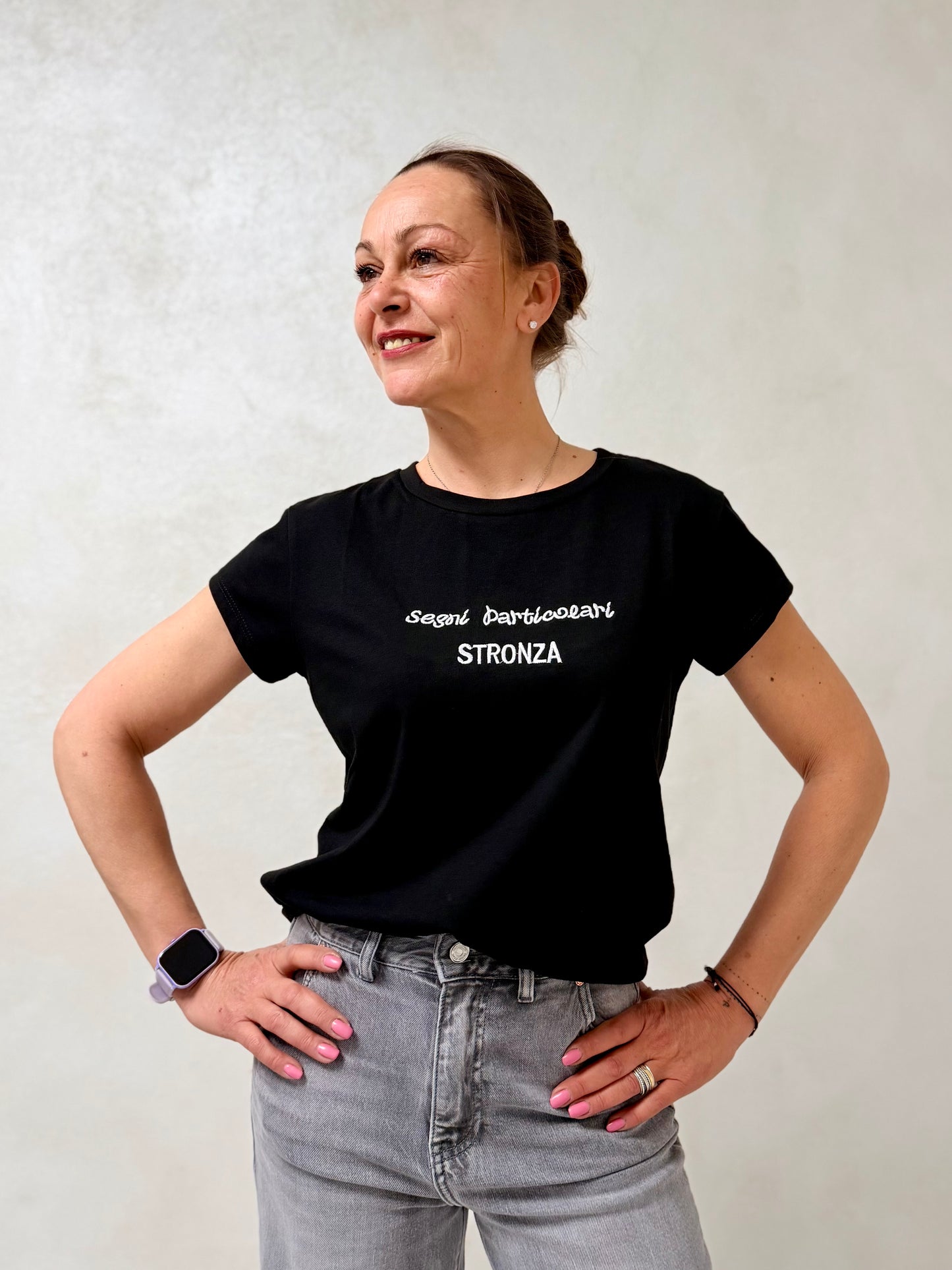 T-shirt Segni particolari “stronza”
